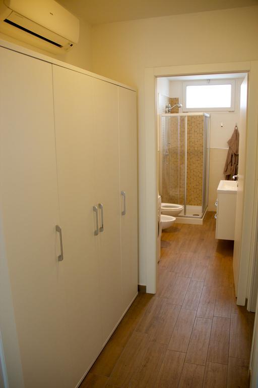 Residence La Perla Caorle Kamer foto