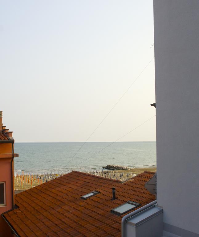 Residence La Perla Caorle Kamer foto